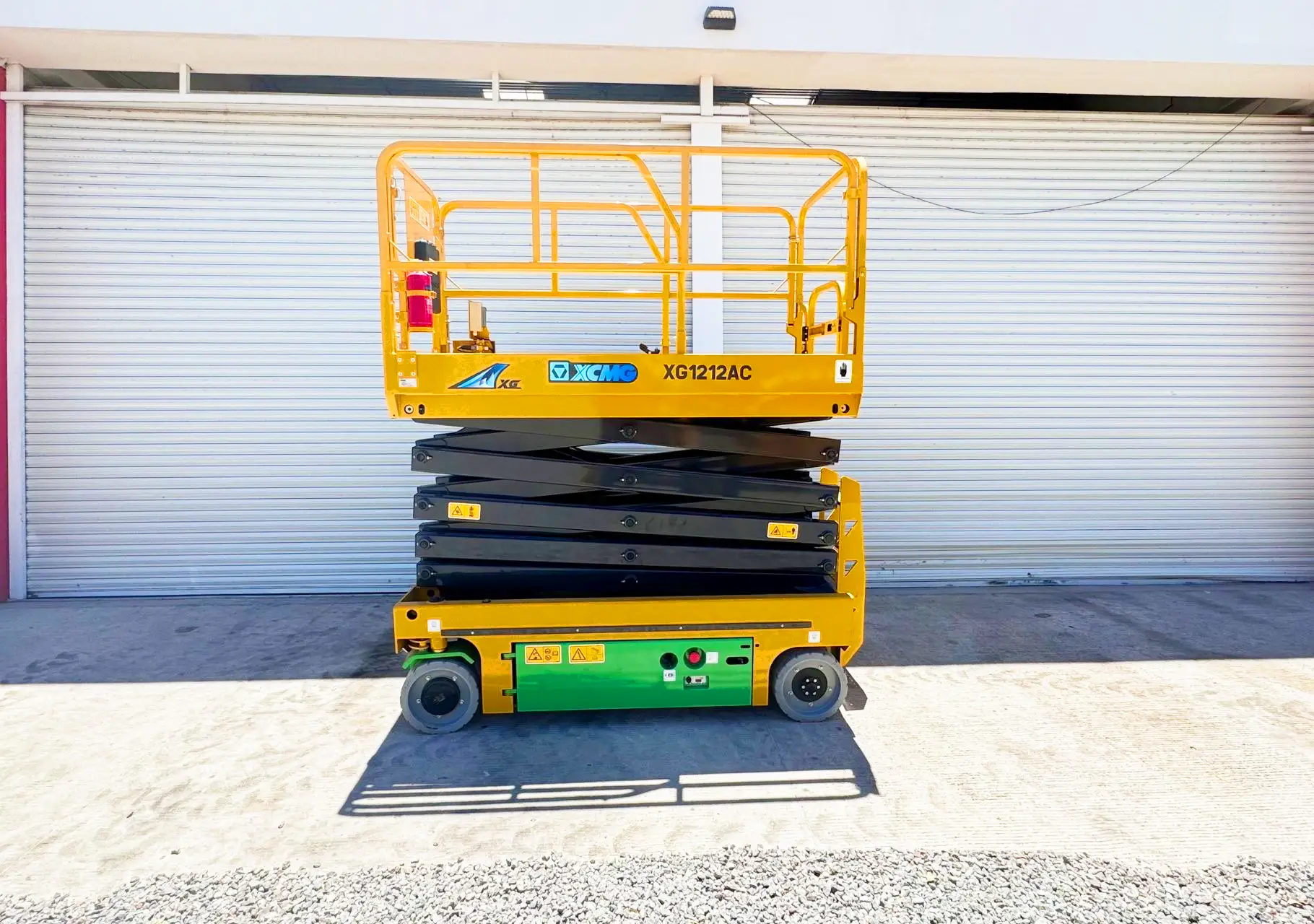 01 Plataforma de Tijera XG1212AC