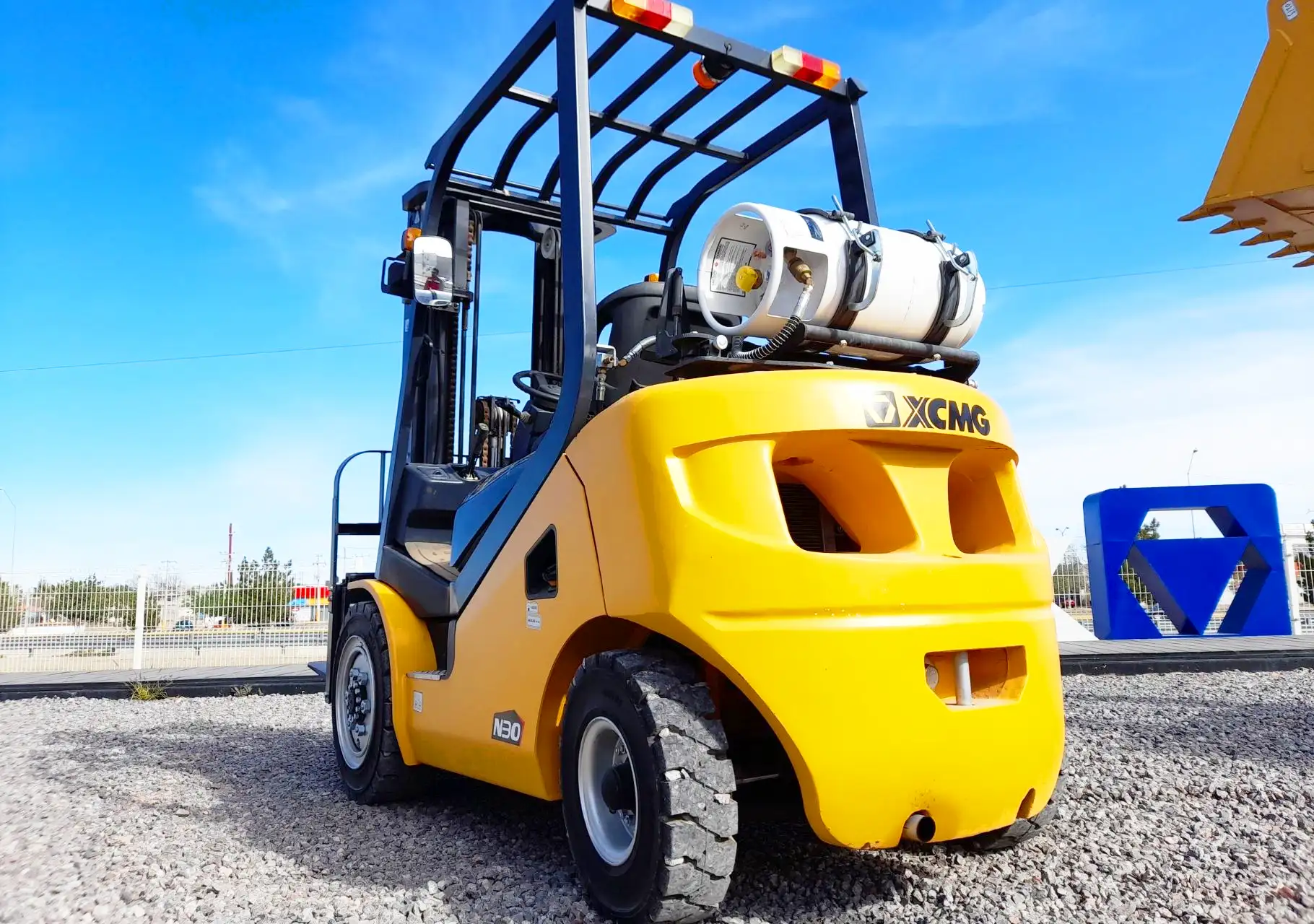 02 Montacargas FGL30T